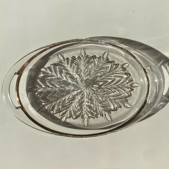 Vintage 10” Jeannette Glass Oval Serving Tray with Gold Trim - Feather Pattern - Picture 5 of 12
